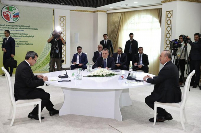 Awaza hosts meeting of foreign ministers of Azerbaijan, Turkey & Turkmenistan 