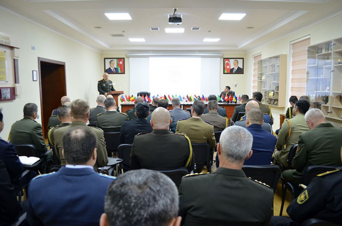  Azerbaijani Defense Ministry holds meeting with military attachés 