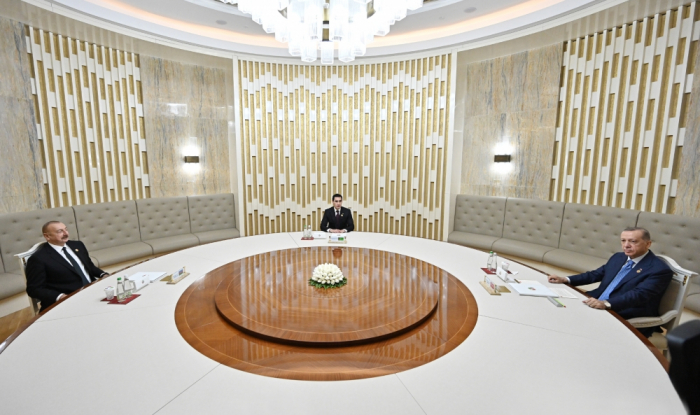   Dokumente Aserbaidschan-Türkei-Turkmenistan wurden unterzeichnet  