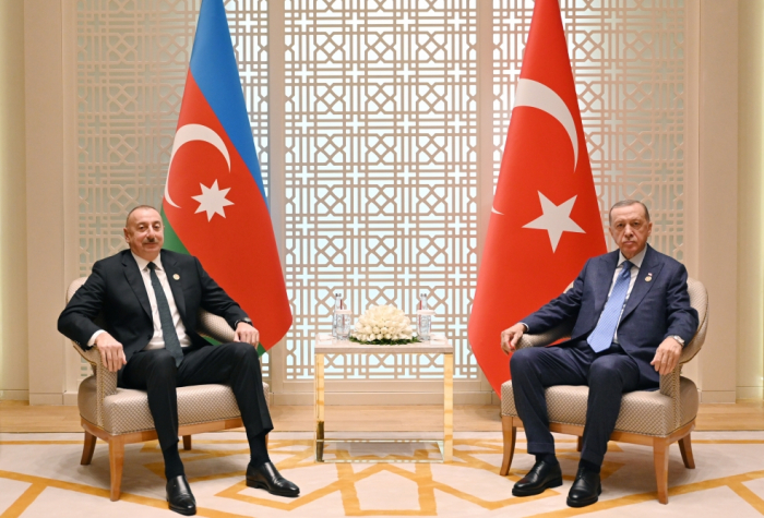 Azərbaycan və Türkiyə Prezidentləri görüşdü Azərbaycan və Türkiyə Prezidentləri görüşdü