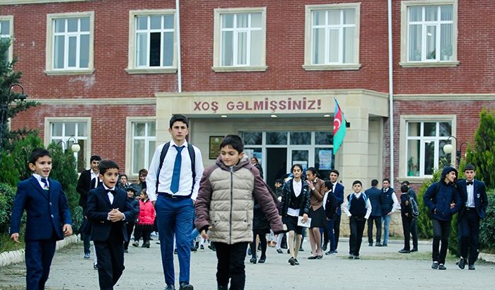    "Şagird sıxlığı ilə təhsilin keyfiyyəti arasında əlaqə yoxdur" -    Emin Əmrullayev      