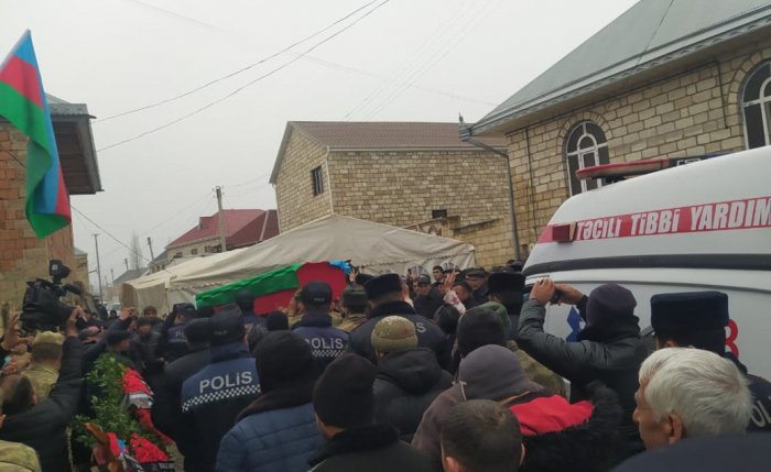   Minaya düşən şəhid hərbçi ilə vida mərasimi -    FOTOLAR      