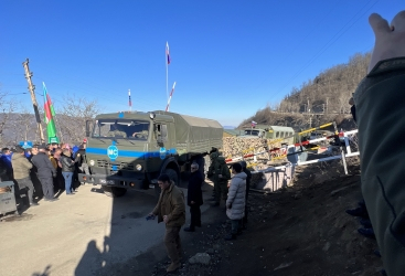    Sülhməramlıların avtomobilləri Laçın-Xankəndi yolundan belə keçdi-    FOTOLAR      