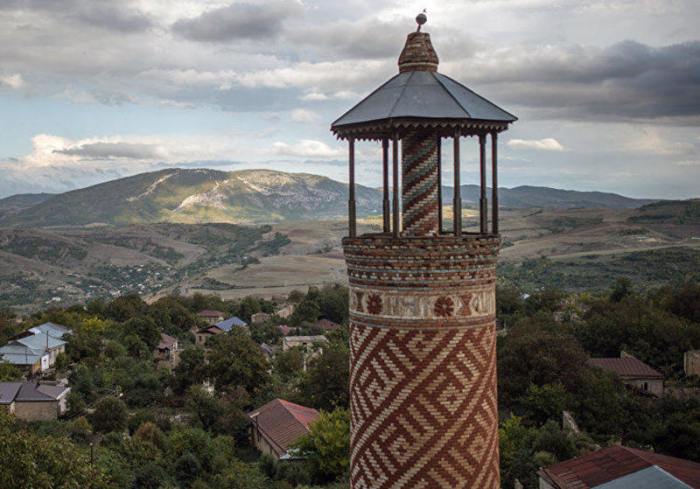   Azerbaiyán comienza a enumerar muestras culturales de Karabaj  