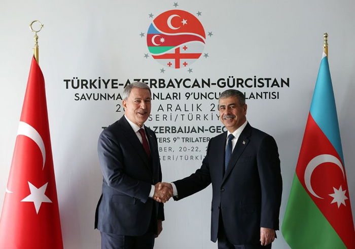   Azerbaijani, Turkish defense minister hold meeting  