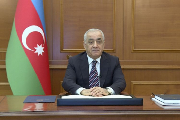 Baş nazir sənəd imzaladı Baş nazir sənəd imzaladı