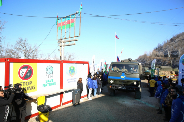 Sülhməramlıların avtomobilləri aksiyanın olduğu ərazidən maneəsiz keçib Sülhməramlıların avtomobilləri aksiyanın olduğu ərazidən maneəsiz keçib