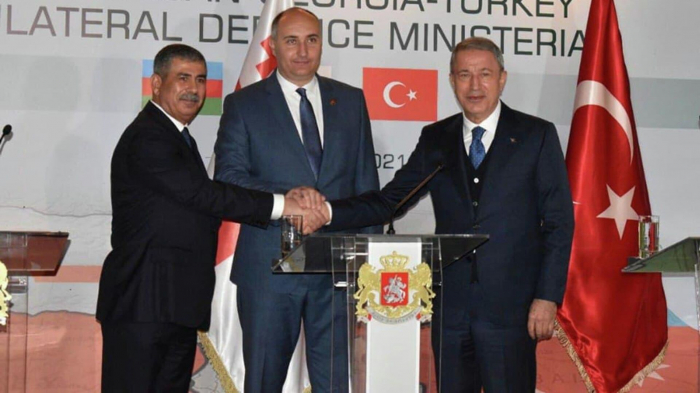 Defense ministers of Georgia, Azerbaijan and Turkiye discuss the Ukrainian crisis