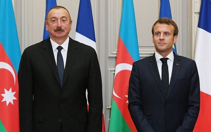   Macron telefoniert mit dem Präsidenten Ilham Aliyev  