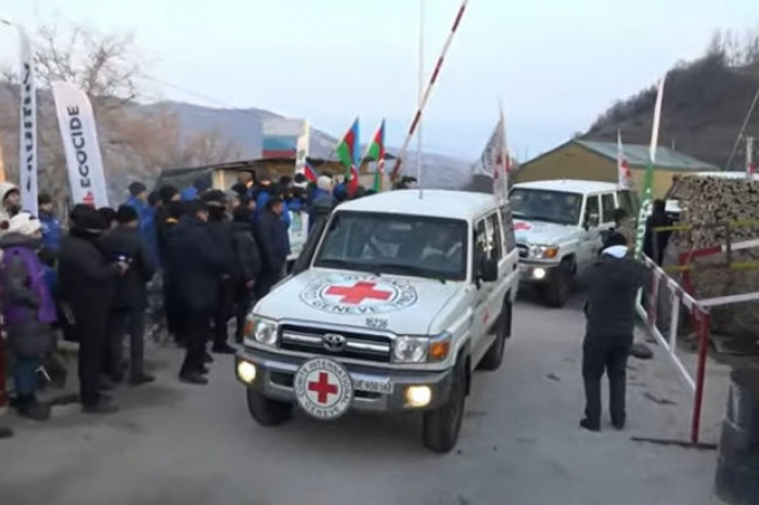  ICRC vehicles freely pass along Azerbaijan