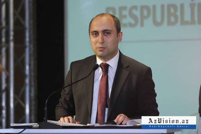 "Məcburi köçkün məktəblərinin köçürülməsi üçün planlama işləri aparılır" - Emin Əmrullayev "Məcburi köçkün məktəblərinin köçürülməsi üçün planlama işləri aparılır" - Emin Əmrullayev