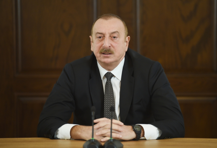 "Tarixi həqiqətlərlə bağlı kitablarımız yenilənməlidir" - Dövlət başçısı
"Tarixi həqiqətlərlə bağlı kitablarımız yenilənməlidir" - Dövlət başçısı