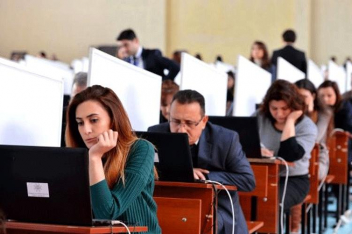 Naxçıvanda müəllimlər imtahan verir Naxçıvanda müəllimlər imtahan verir