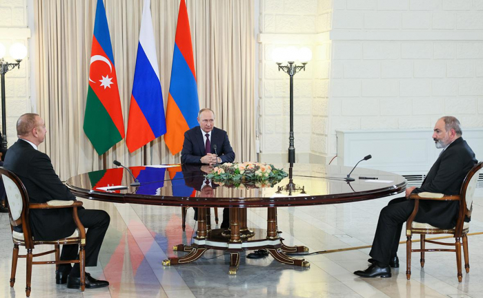   Putin, Ilham Aliyev y Pashinián mantuvieron discusiones conjuntas  