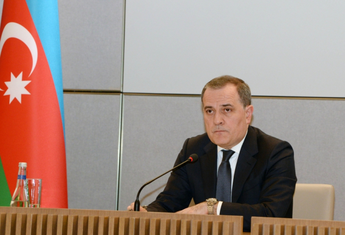"Azərbaycan açıq və milli maraqlara söykənən xarici siyasət yürüdüb" - Ceyhun Bayramov "Azərbaycan açıq və milli maraqlara söykənən xarici siyasət yürüdüb" - Ceyhun Bayramov