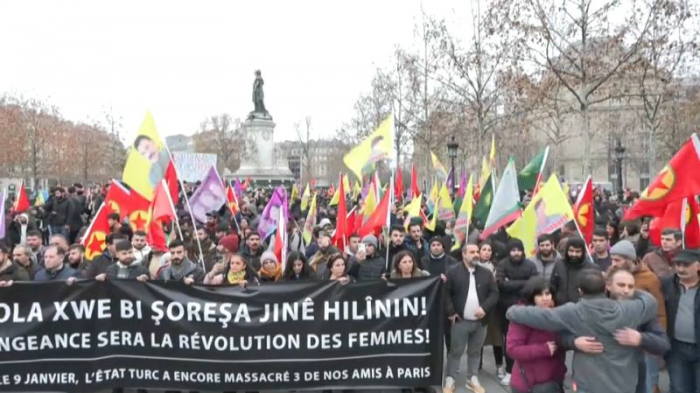  Hundreds march in Paris in tribute to Kurds shot dead -  NO COMMENT  