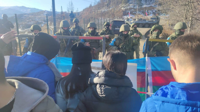   Friedliche Proteste auf der Chankendi-Latschin-Straße gehen weiter  