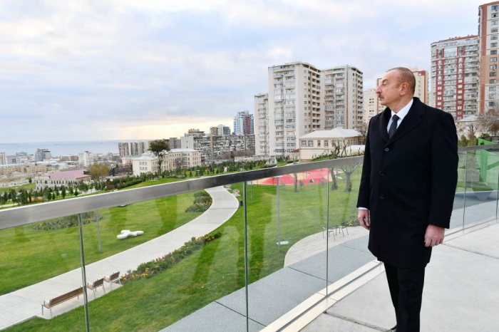 Präsident Ilham Aliyev nimmt an der Eröffnung des zweiten Teils des Zentralparkes in Baku teil 