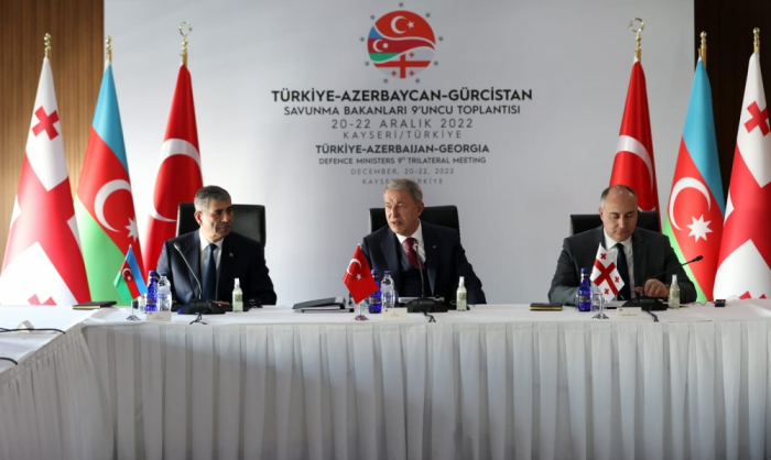   Azerbaijani, Turkish, Georgian defense ministers hold trilateral meeting  