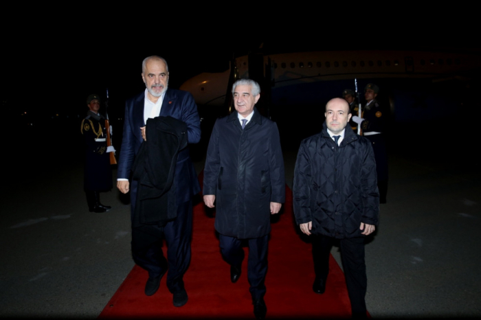  Le Premier ministre albanais Edi Rama arrive en Azerbaïdjan pour une visite de travail 