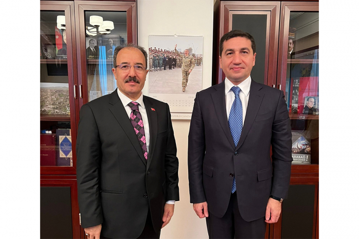 Hikmət Hacıyev Türkiyə səfirini qəbul edib
Hikmət Hacıyev Türkiyə səfirini qəbul edib