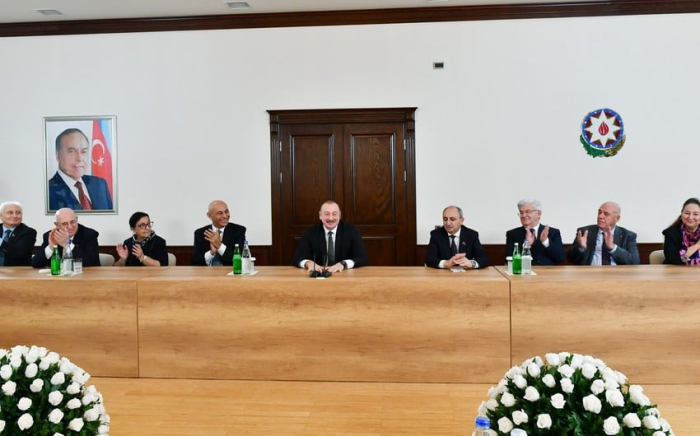 İlham Əliyev: "Qərbi Azərbaycana Qayıdış Konsepsiyasını da işləməliyik" İlham Əliyev: "Qərbi Azərbaycana Qayıdış Konsepsiyasını da işləməliyik"