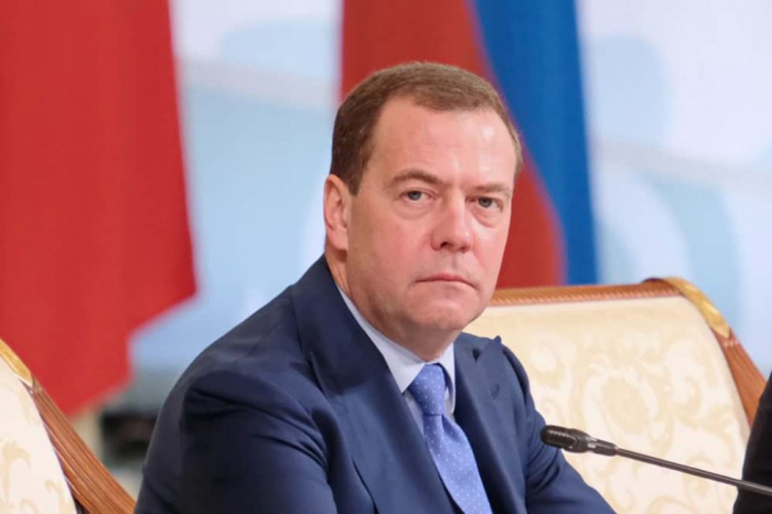    "Zelenski Aİ missiyasından canlı qalxan yaratmaq istəyir" -    Medvedev       