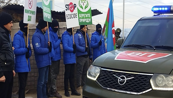  4 automóviles de pasajeros, 1 vehículo de suministro perteneciente a las fuerzas de paz rusas pasaron sin obstáculos por la carretera Khankendi-Lachin 