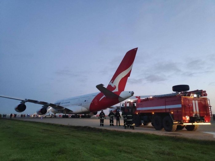 Qantas Airways plane makes emergency landing at Heydar Aliyev International Airport