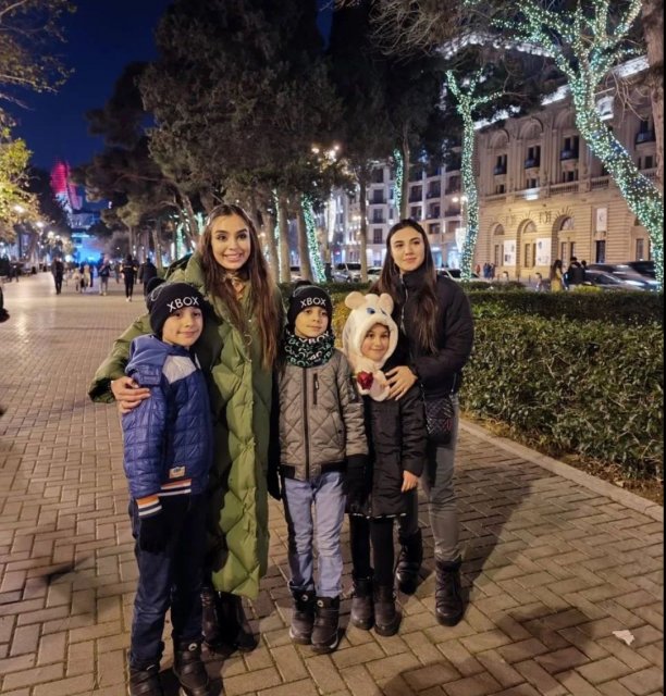    Leyla Əliyeva paytaxt sakinləri ilə görüşüb    
