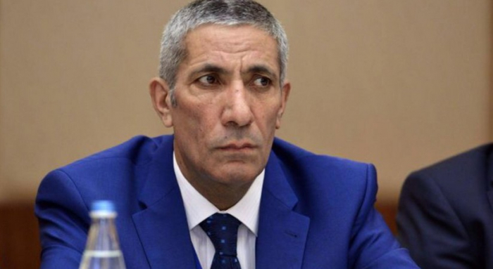 "Vətəndaşlar illərlə süründürməçilik yaşayır" - Siyavuş Novruzov "Vətəndaşlar illərlə süründürməçilik yaşayır" - Siyavuş Novruzov