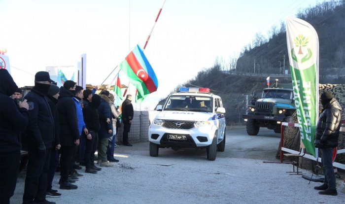    Sülhməramlıların daha iki avtomobil Laçın-Xankəndi yolundan keçib   