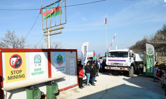 Sülhməramlıların daha iki avtomobili aksiya ərazisindən maneəsiz keçib
Sülhməramlıların daha iki avtomobili aksiya ərazisindən maneəsiz keçib