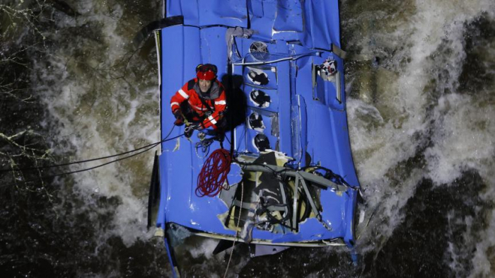 Au moins deux morts après la chute d