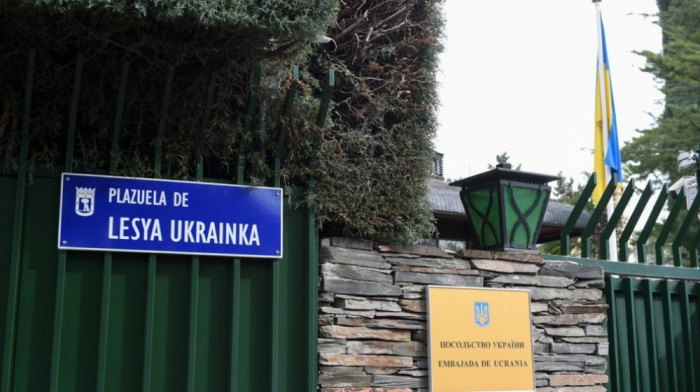 1 injured in letter bomb blast at Ukrainian Embassy in Madrid
