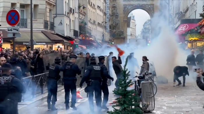  Six policiers blessés dans les affrontements entre les groupuscules proches du PKK et la police à Paris 