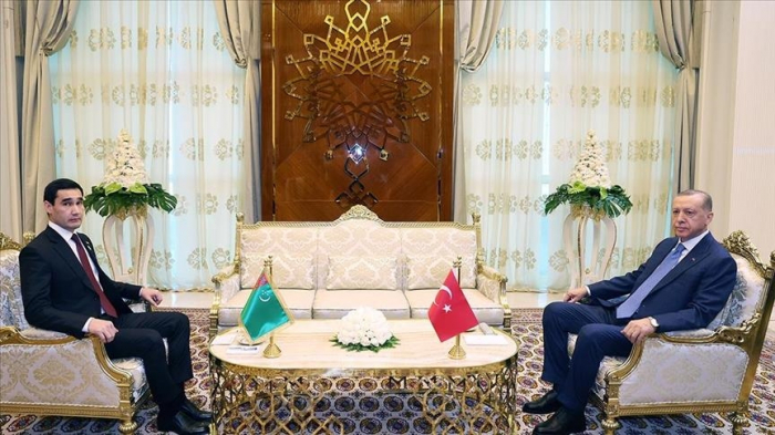 Le Président turc Erdogan rencontre le Président du Turkménistan, Serdar Berdimuhamedov