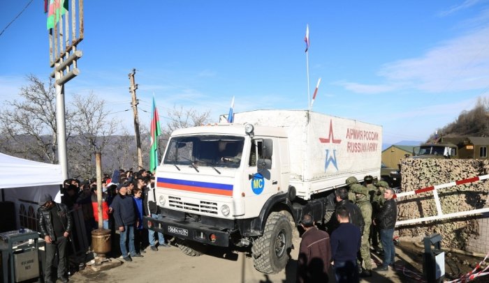    Laçın-Şuşa yolundan sülhməramlıların daha bir karvanı keçdi -    FOTO      