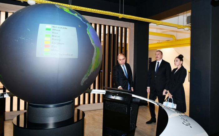   Ilham Aliyev und Mehriban Aliyeva nahmen an der Eröffnung des „STEAM Innovation Center“ in Baku teil   - FOTOS    