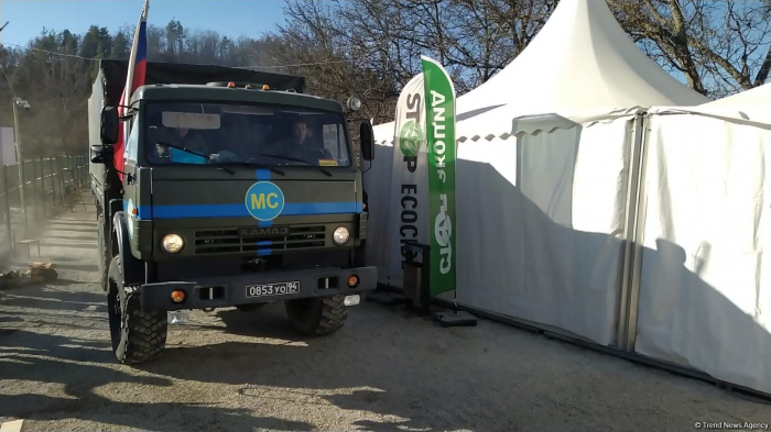 Truck of Russian peacekeepers passes freely along Azerbaijan