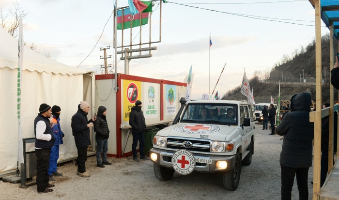  Four ICRC vehicles pass unhindered through protest area on Lachin road  