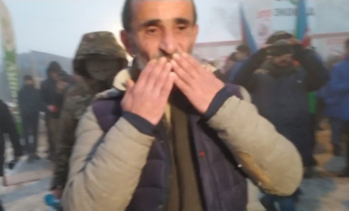   Azerbaijani army helps Armenian resident, sends him back to Khankedi -   VIDEO    