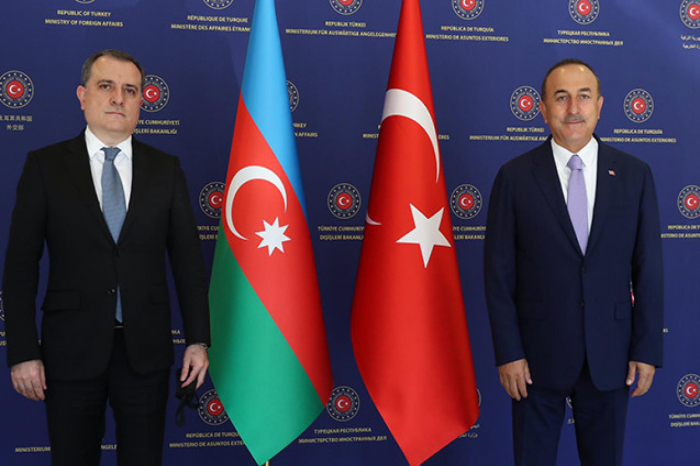 Azerbaijani FM discusses bilateral ties with his Turkish counterpart