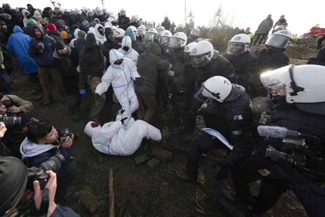   German police break up anti-coal protest -   NO COMMENT    