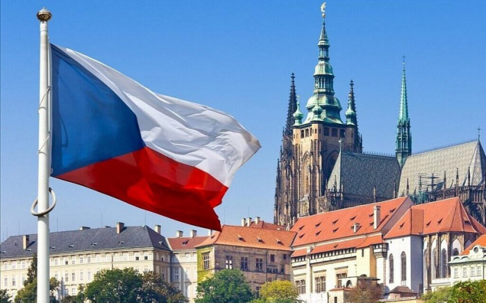  Tschechische Bürger wählen aus acht Kandidaten einen Präsidenten 