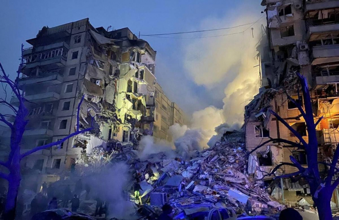 Dneprdə hündürmərtəbəli binaya hücum: Ölən və yaralananlar var Dneprdə hündürmərtəbəli binaya hücum: Ölən və yaralananlar var