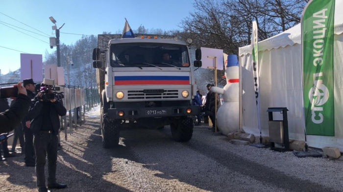   Sieben weitere Versorgungsfahrzeuge russischer Friedenstruppen passieren ungehindert die Latschin-Chankendi-Straße  