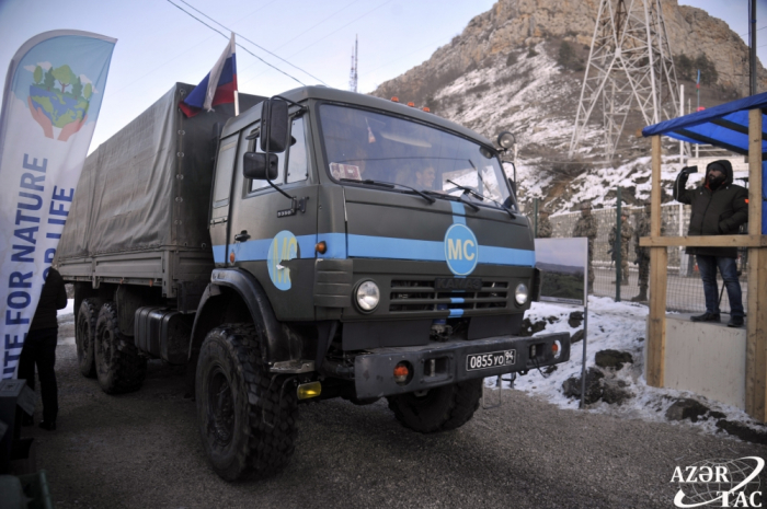   Three more vehicles belonging to Russian peacekeepers pass freely along Lachin-Khankandi road  