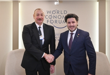   Azerbaiyán y Montenegro debatieron sobre cooperación en Davos  