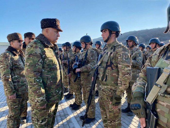   Verteidigungsministerium untersucht die Kampfbereitschaft von Militäreinheiten in Kalbadschar, Latschin  